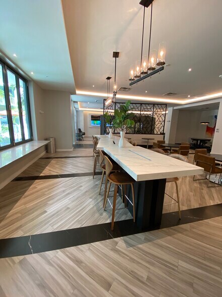 Building Photo - 2164 NE 167th St