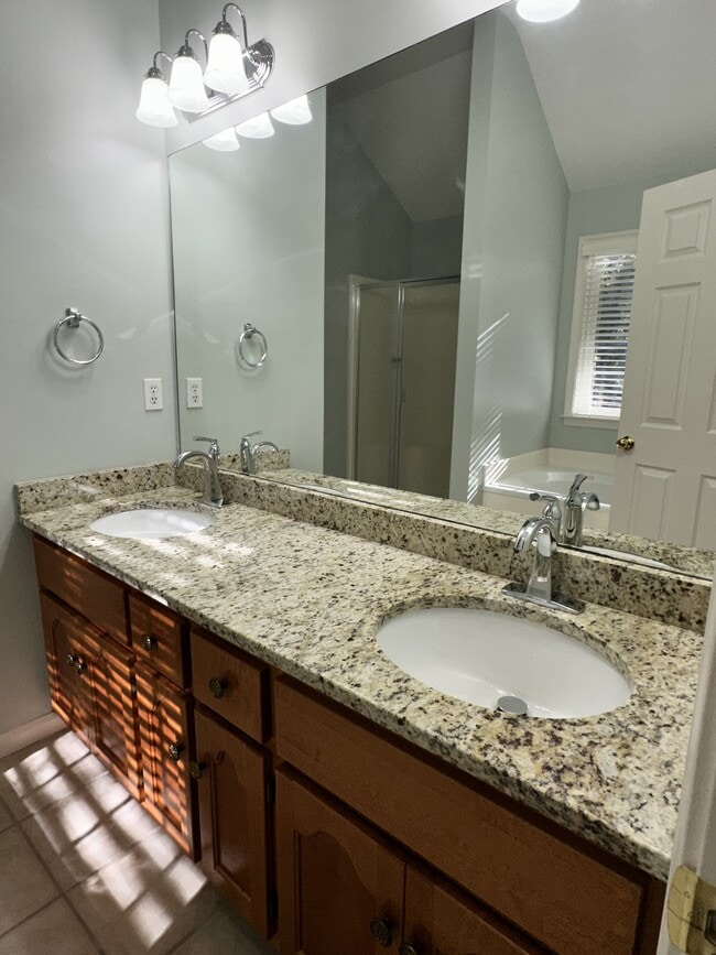 Building Photo - 525 Hackberry Ridge Cove