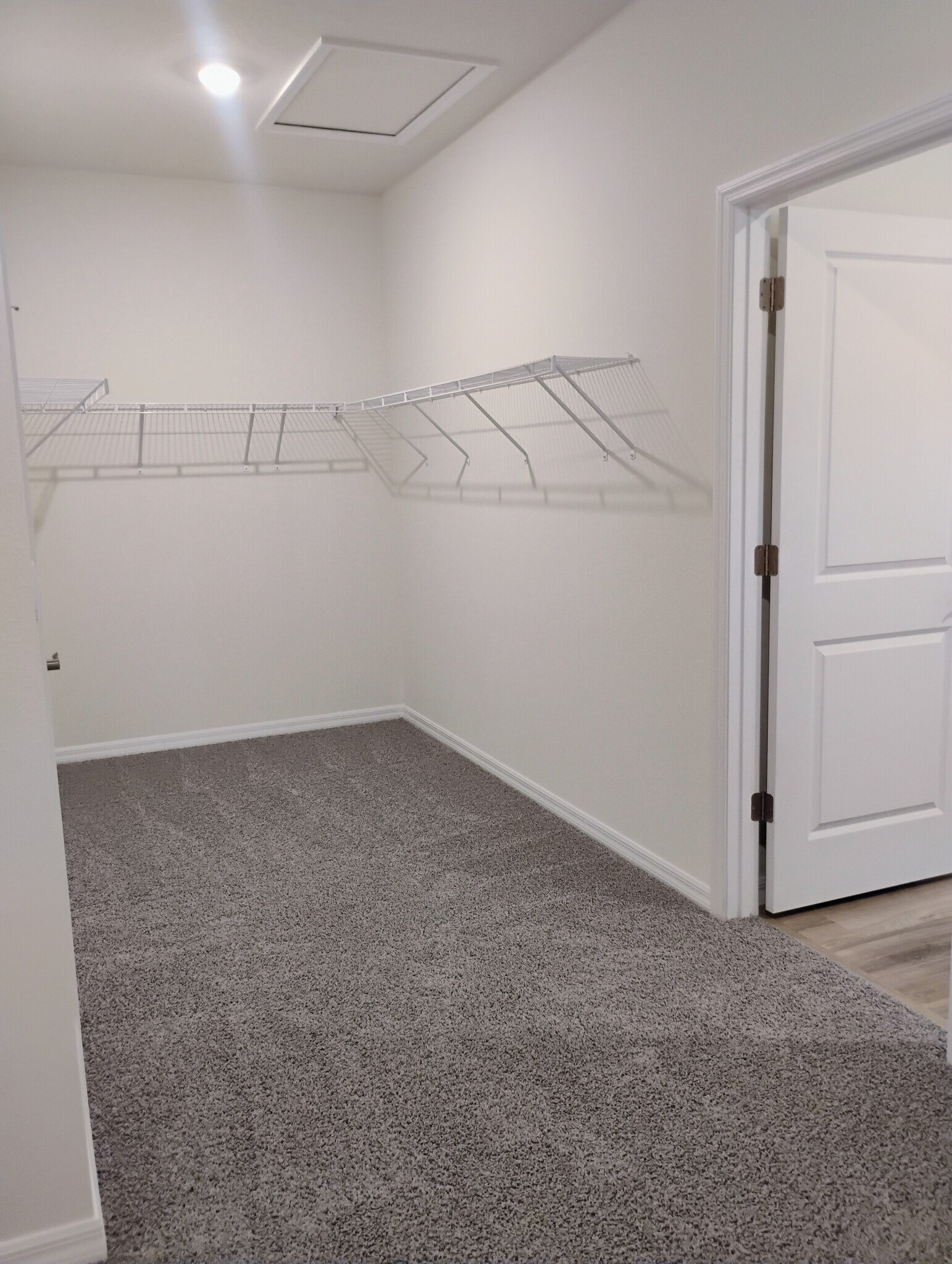 Building Photo - 5191 SW 52nd Dr