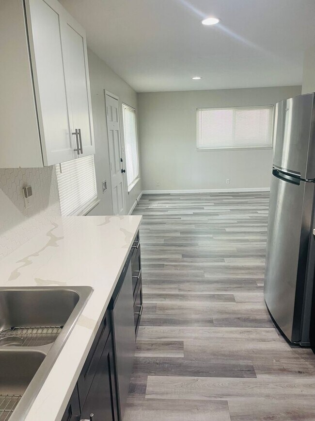 Building Photo - 8161001/51