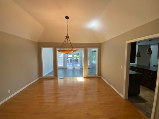 Building Photo - Gorgeous Home In Pinnacle Country Club!