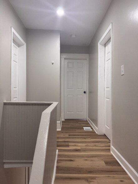 Building Photo - 537 W Auburn Ave