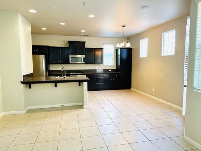 Building Photo - $2,150 Harlan Ranch, 3 bd/ 2.5 bath - N. S...