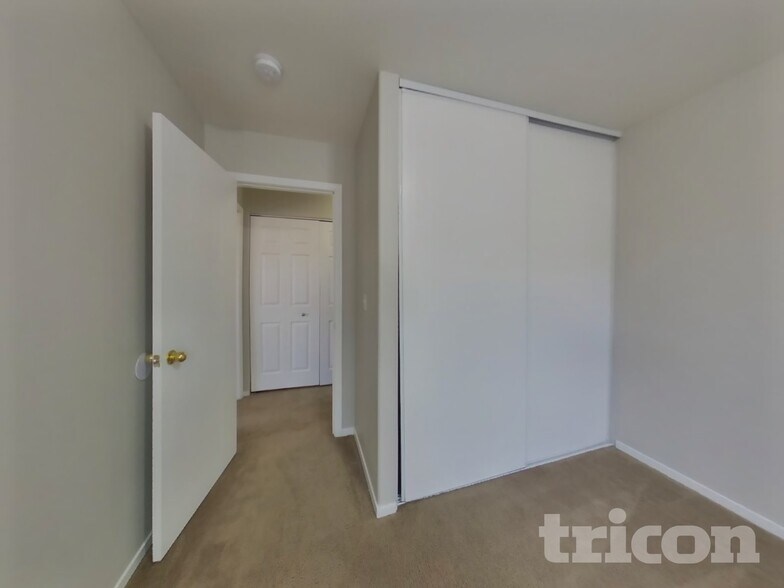 Building Photo - 7711 Mariner Cove Dr