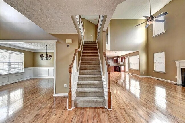 Building Photo - 670 Roxford Ln NE