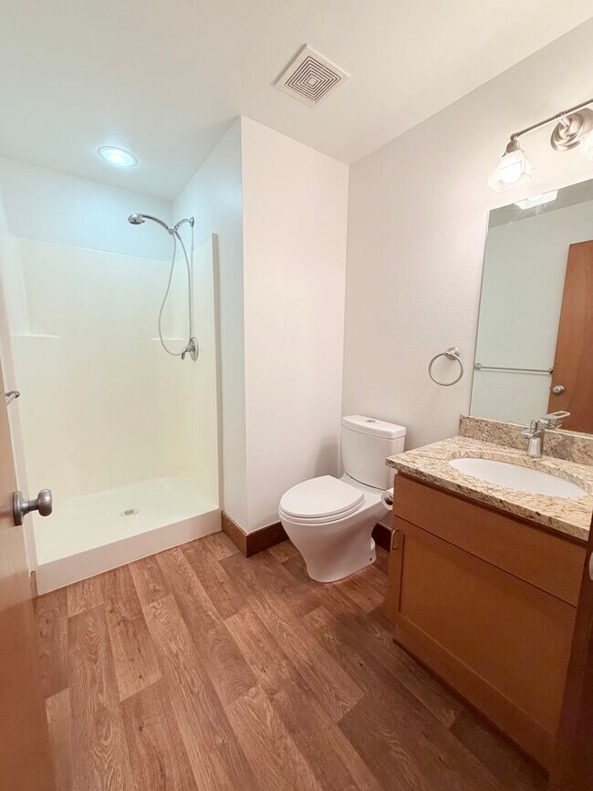Building Photo - Charming Home in Leschi!
