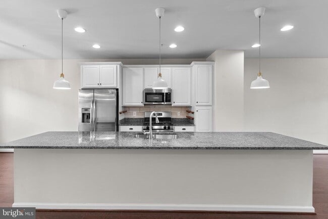Building Photo - 5957 Whelan Ln