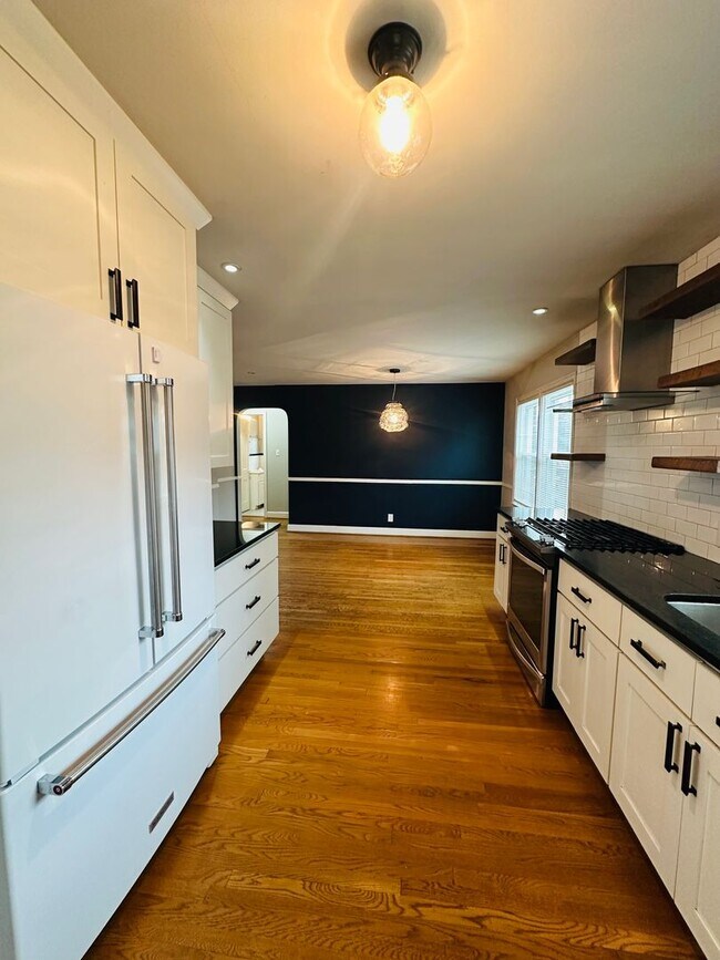 Building Photo - Updated Home in Highly Desired Deer Park Neighborhood