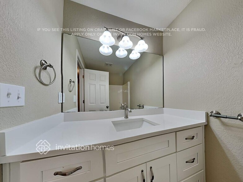 Building Photo - 1214 Mary Lou St SE