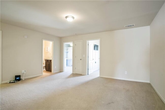 Building Photo - 2394 Whiteoak Ct SE