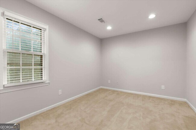 Building Photo - 3220 Casteel Rd