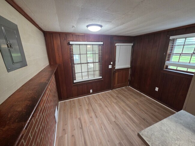 Building Photo - 3317 Emory Dr