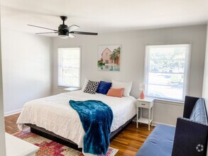 Building Photo - Charming Apt near Savannah's Historic Dist...