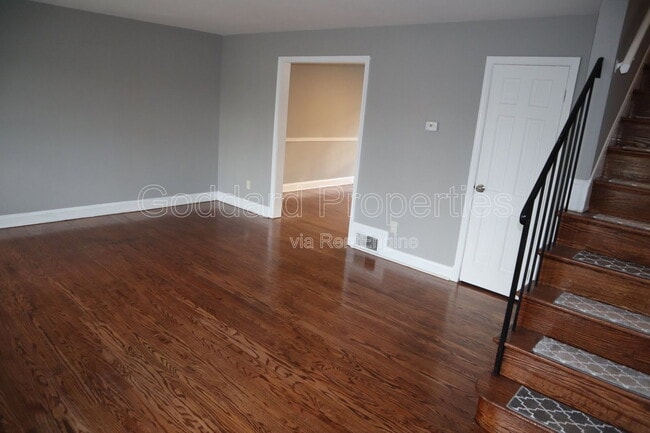 Building Photo - 5916 Northwood Dr