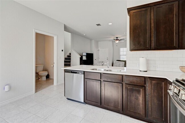 Building Photo - 380 Witchhazel Way