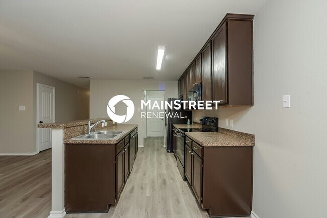 Building Photo - 3 Bedroom Pet-Friendly Home in FORT WORTH, TX with Main Street Renewal
