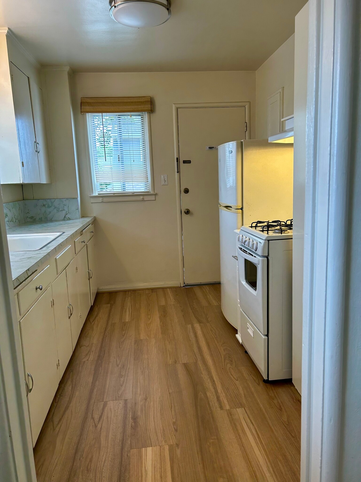 Kitchen - 471 Park Ave