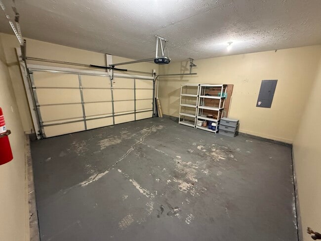 Building Photo - 2204 Market Garden Ln