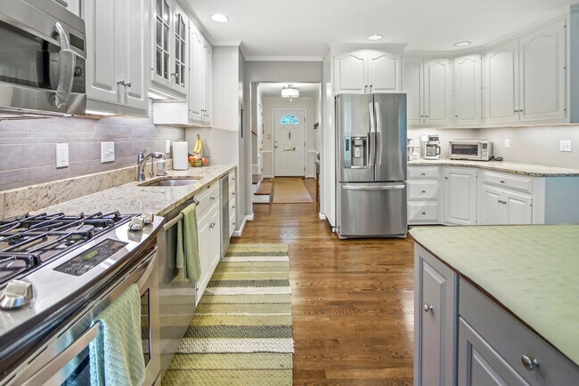 Building Photo - 6902 Tilden Ln