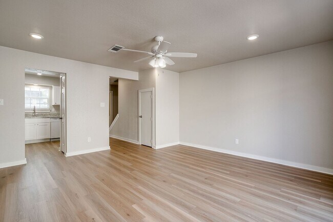 Building Photo - COMPLETELY Remodeled!!
