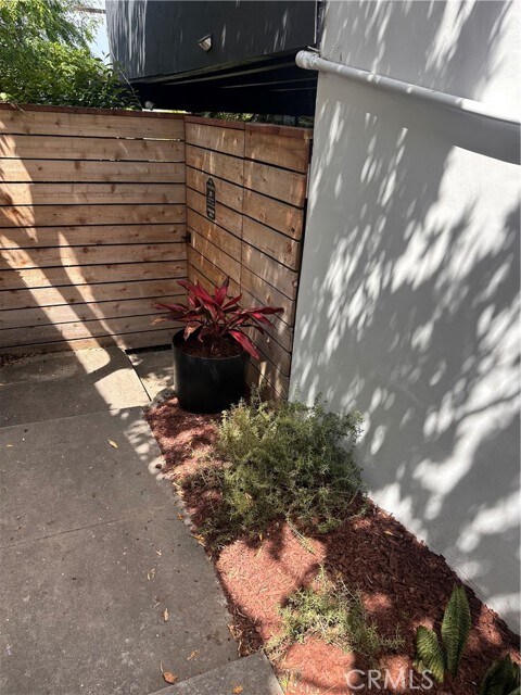 Building Photo - 736 Griffith Pl