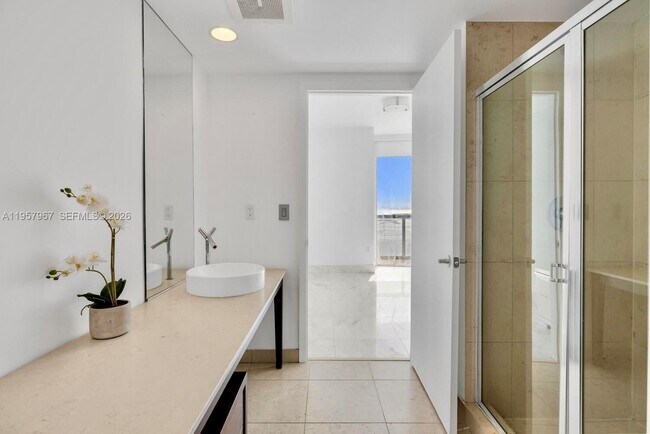 Building Photo - 465 Brickell Ave