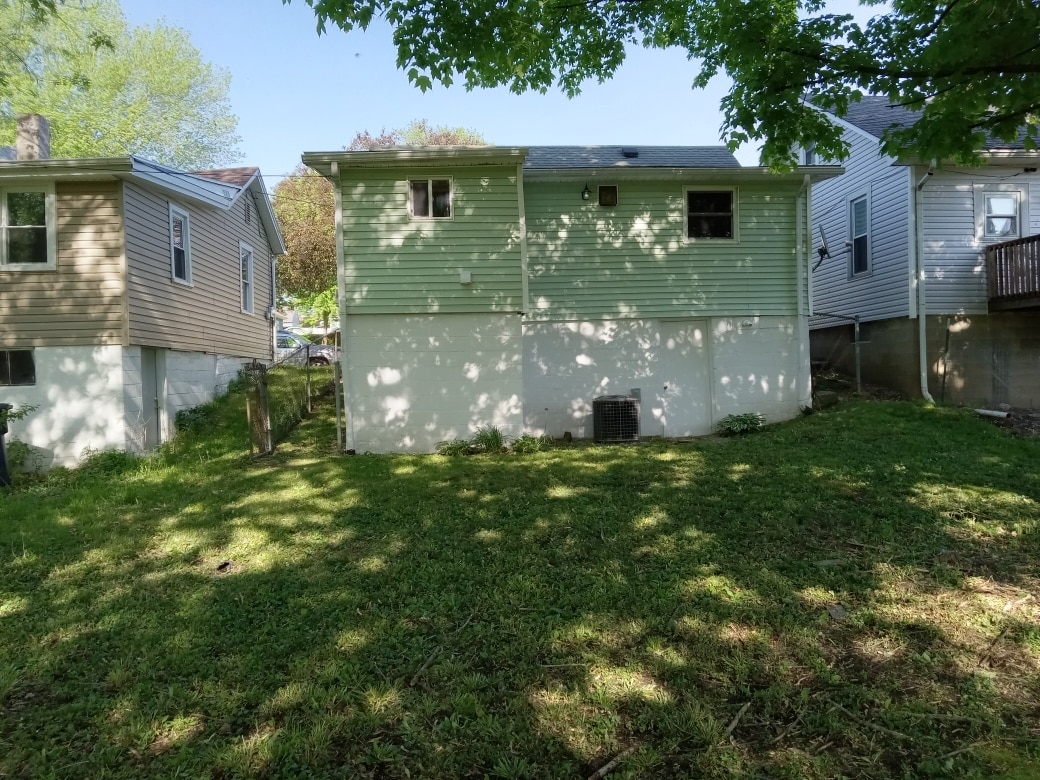 Building Photo - 307 Della Ave
