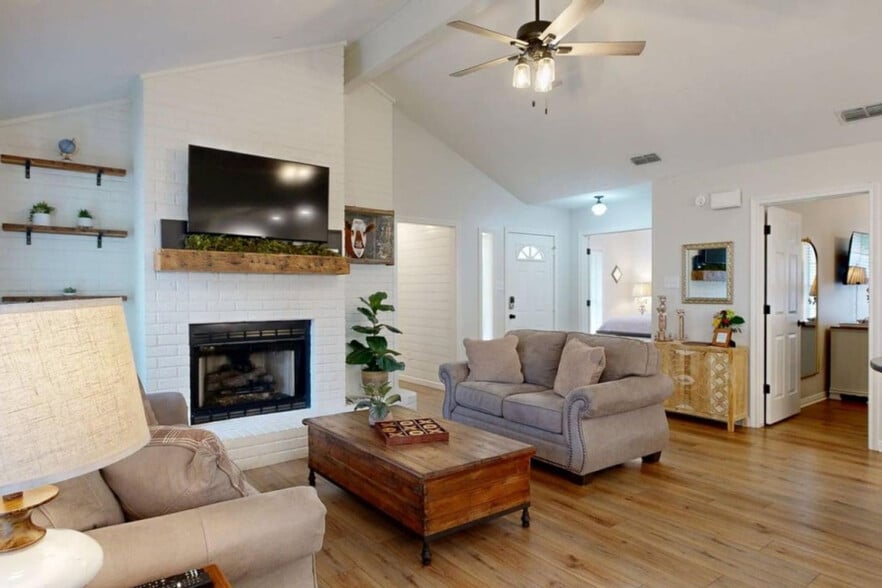 Building Photo - 1815 Gettysburg Ln