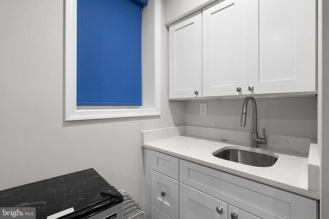 Building Photo - 1275 Oates St NE