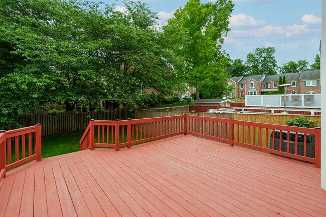 Building Photo - 7 Willwood Ct