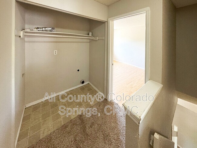 Building Photo - 347 W Iowa Ave