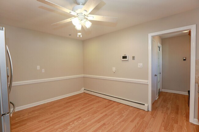 Building Photo - Beautiful for rent home located in central Virginia Beach