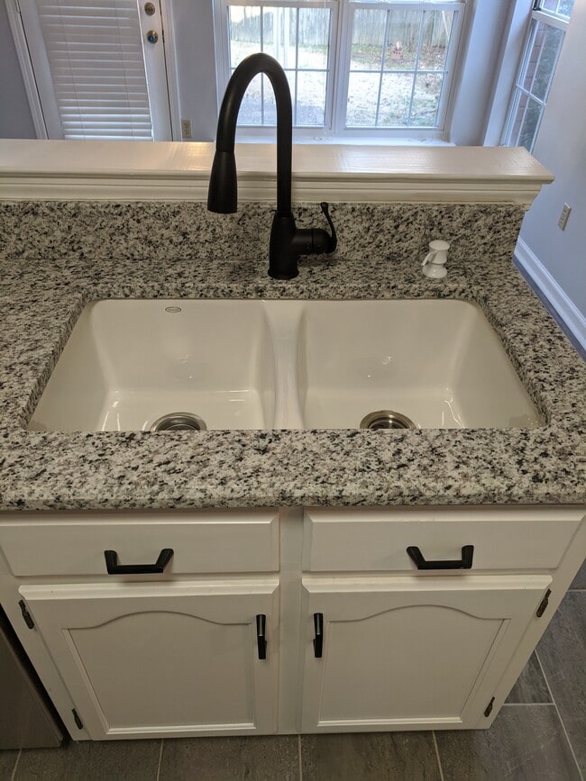 Building Photo - 3888 Oak Branch Cir W