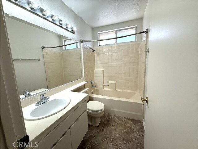 Building Photo - 42140 Teatree Ct