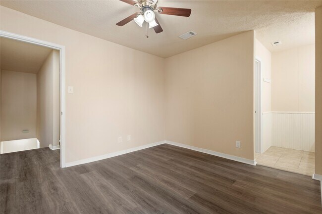Building Photo - 5921 Arncliffe Dr