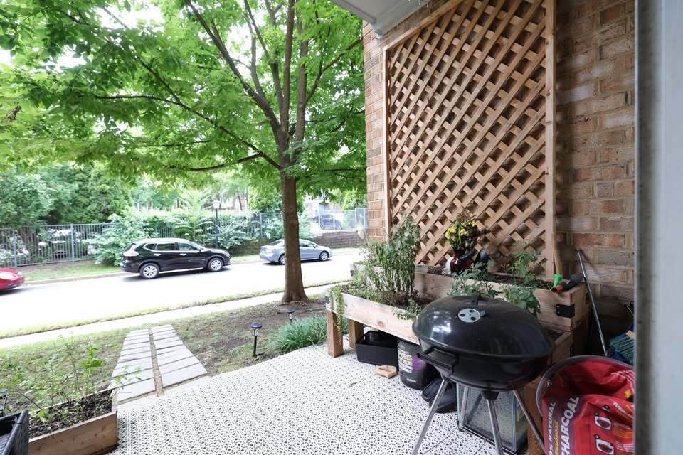 Building Photo - 2912 Kings Chapel Rd