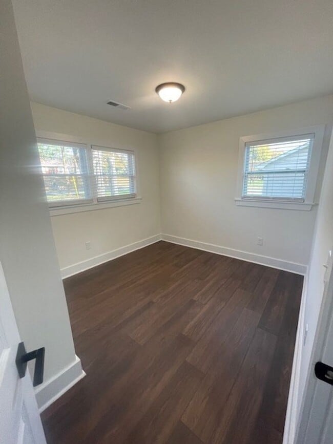 Building Photo - 1500 Starbrook Dr