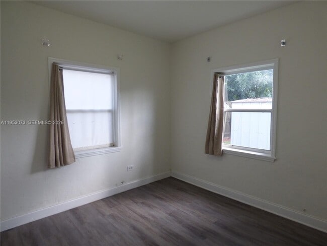 Building Photo - 2148 NE 182nd St