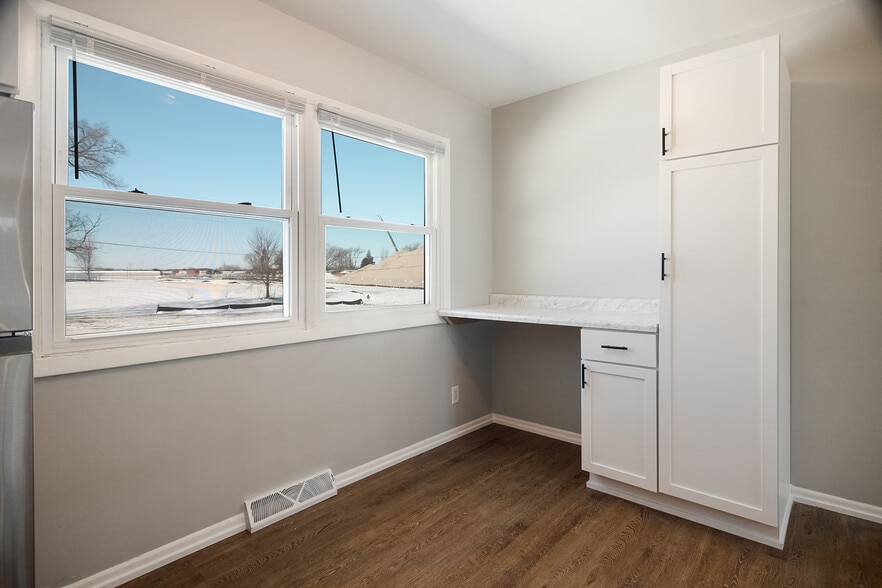 Building Photo - 8704 Indigo Ln