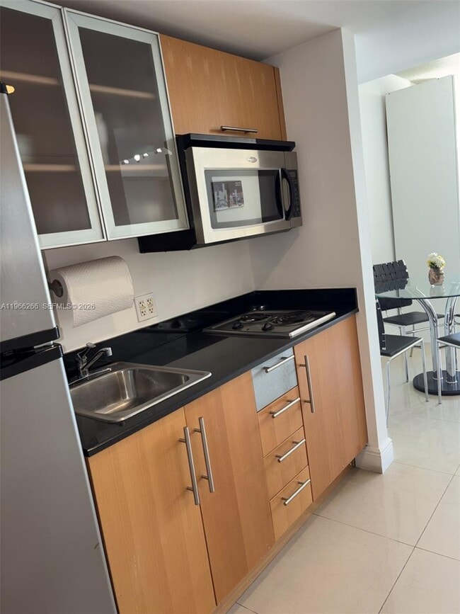 Building Photo - 1750 N Bayshore Dr