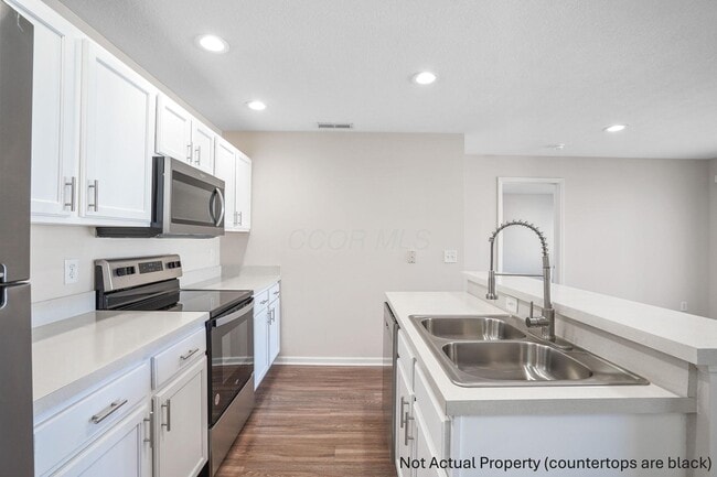 Building Photo - 4947 Stratford Pine Ln