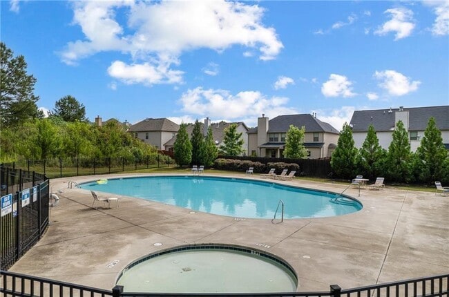 Building Photo - 4652 Sweetwater Ave