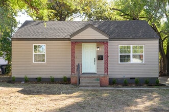 Building Photo - 3732 NW 26th St