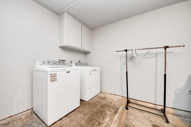 Building Photo - 11726 Lima Dr