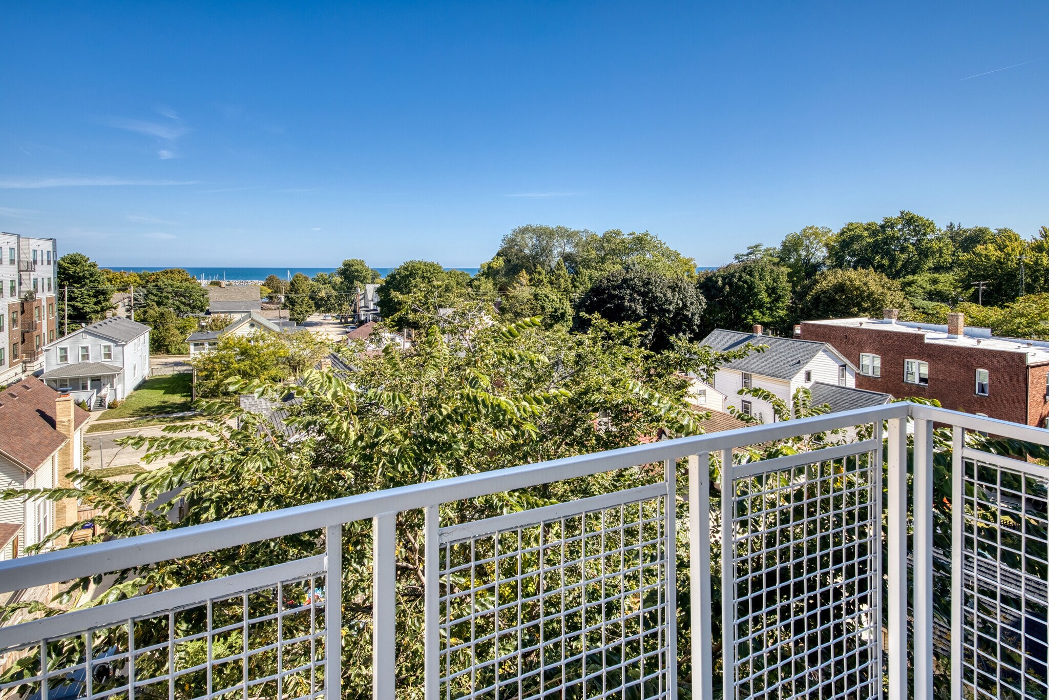 Building Photo - 5945 6th Ave