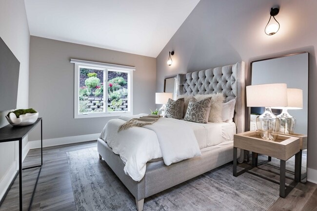 Building Photo - Stunning 4-Bedroom, 4-Bathroom Luxury Home...