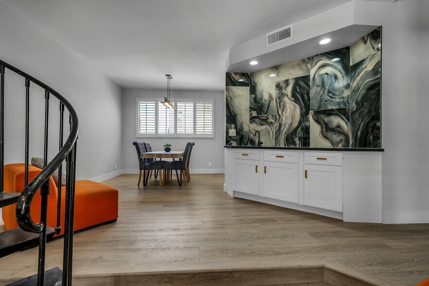 Building Photo - 1412 N Crescent Heights Blvd