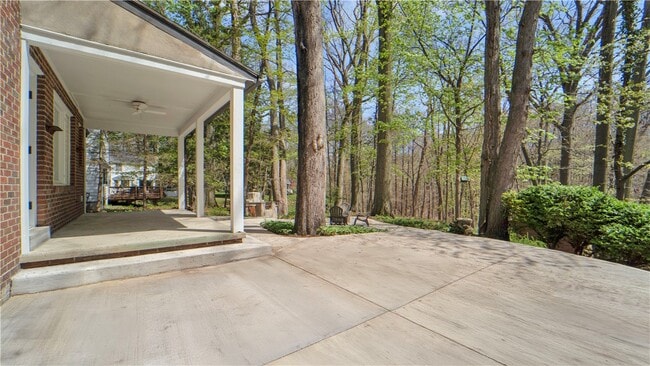 Building Photo - 288 Oakridge Dr
