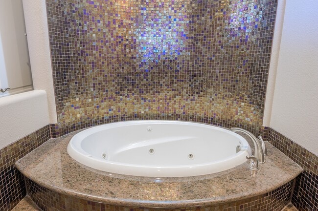 Building Photo - 1362 Pioneer Trail