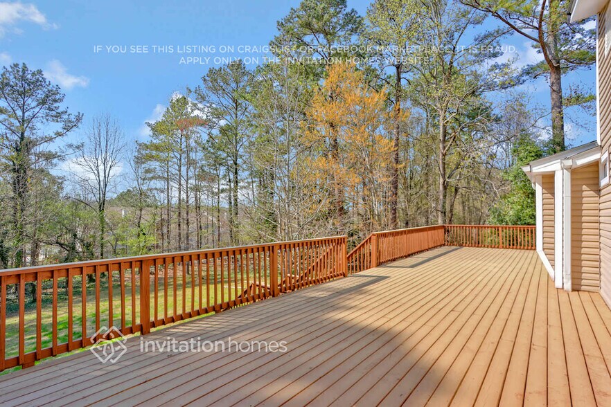 Building Photo - 3639 Regent Dr